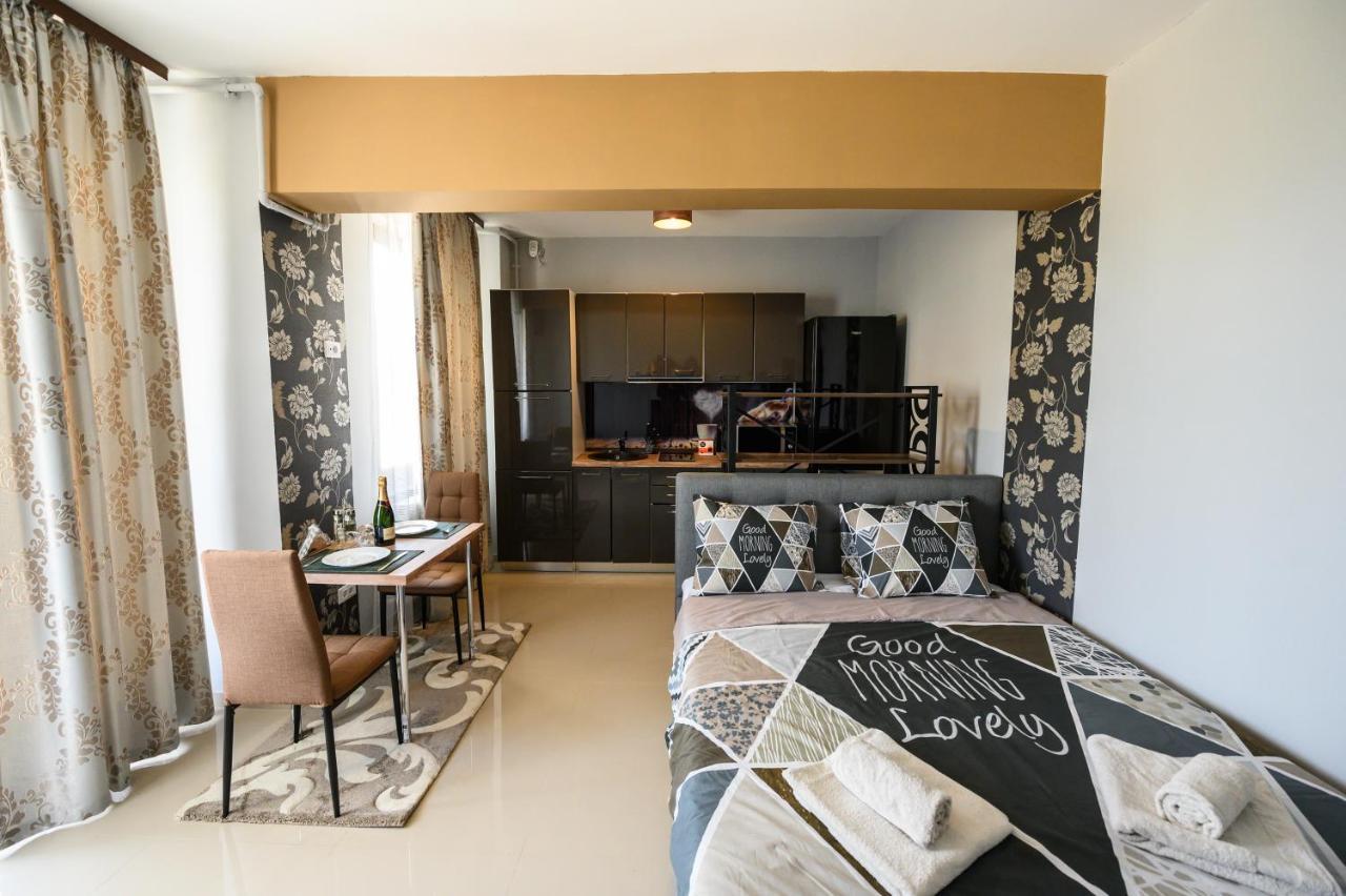 Beachside Studio Mamaia Nord Apartment Navodari Bagian luar foto